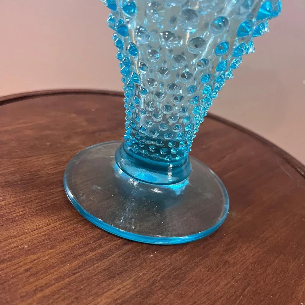 Vtg‎ Fenton Turquoise Blue Opalescent Hobnail Ruffled Trumpet Vase MCM 7.75
